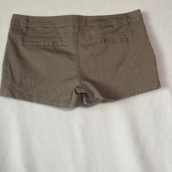 Volcom Women's Brown Cargo Shorts - Picture 3 of 4